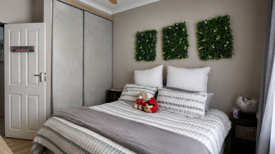 3 Bedroom Property for Sale in Safari Gardens North West